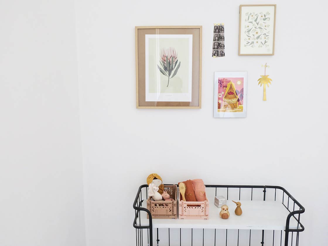 mur de cadres chambre bébé